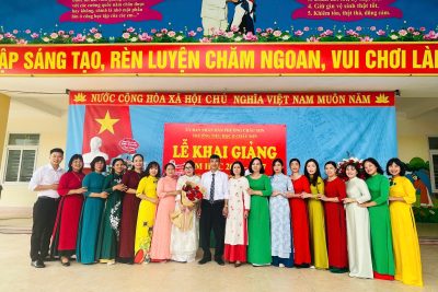 RỘN RÀNG NGÀY KHAI GIẢNG NĂM HỌC MỚI TẠI TRƯỜNG TIỂU HỌC B CHÂU SƠN 